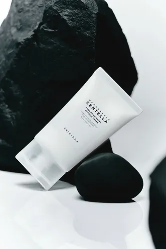 Skin1004 Tone Brightening Crema Facial Anti Manchas 75ml Con Manchas Día/noche