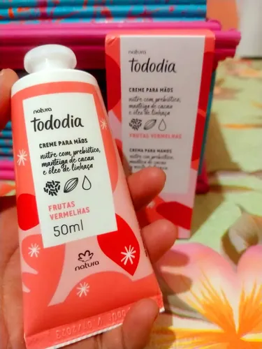 Crema Nutritiva Para Manos Frutas Rojas Natura Tododia 50 Ml
