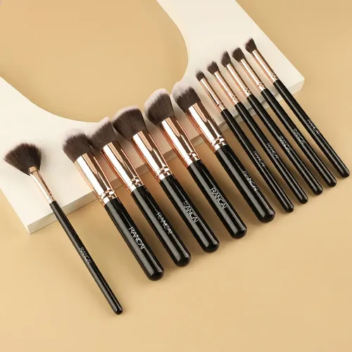 Set De 11 Brochas De Maquillaje Rancai En Negro Y Dorado