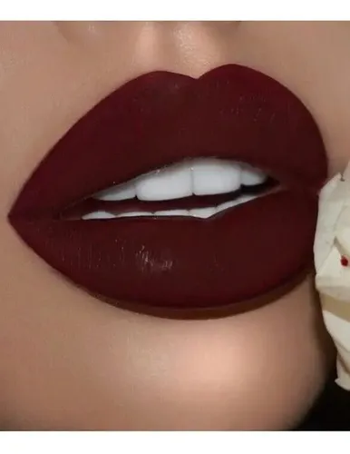 Labial Tejar Matte Tono Bordo