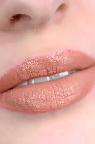 Andrea Pellegrino Labial Líquido Kiss Me Mate Larga Duración Color 01 Sable