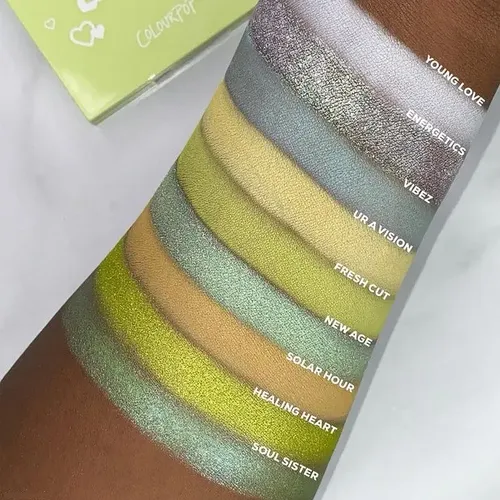 Paleta De Sombras Aura &out Colourpop