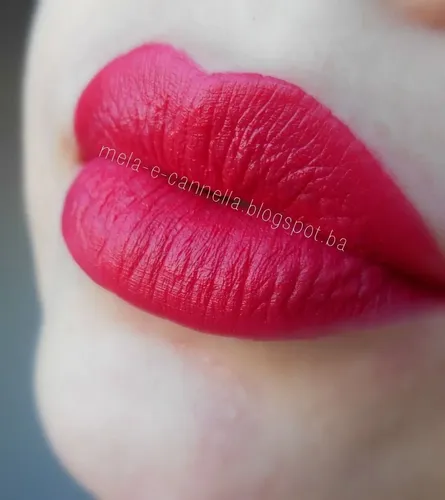 Labial 100% Ultra Matte Avon