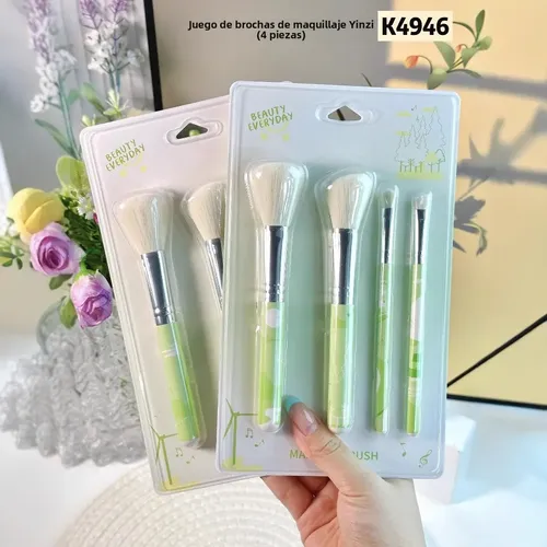Set De 4 Pinceles De Maquillaje Miniatura Viaje Pelo Suave