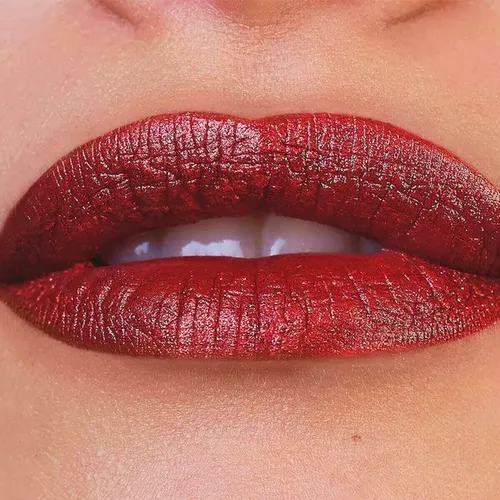 Labial Intransferible Power Stay Matte Effect Glitter Avon Color Russet Shock