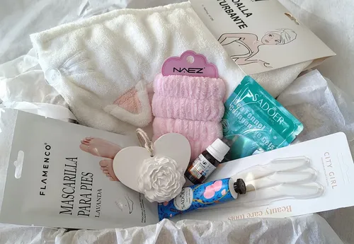 Set Spa Toalla Muñequeras Mascarillas Pies Skincare En Caja