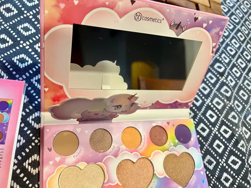 Paleta Sombras E Iluminador Marvycorn Bh Cosmetics