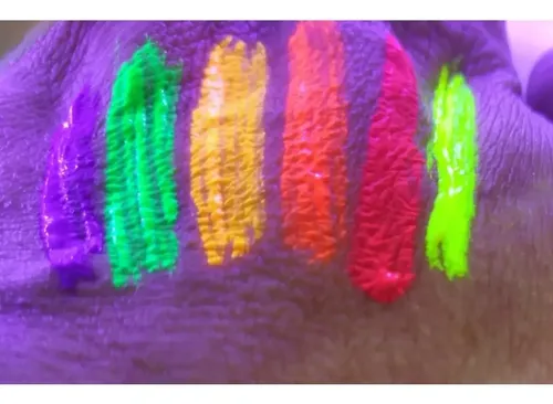 Maquillaje Neon Fluor Brilla En La Oscuridad X 3 Unidades