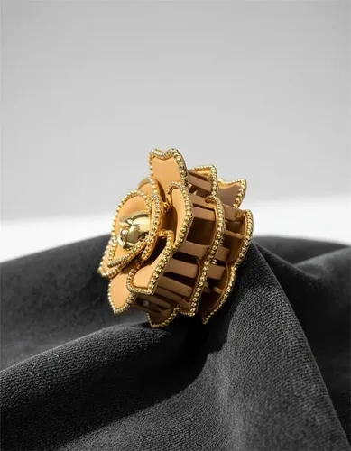 Broche De Pelo Flor De Rosa Mate Con Dorado