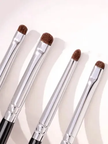 Set 4 Pinceles Para Ojos Delineador Y Difuminador Negro