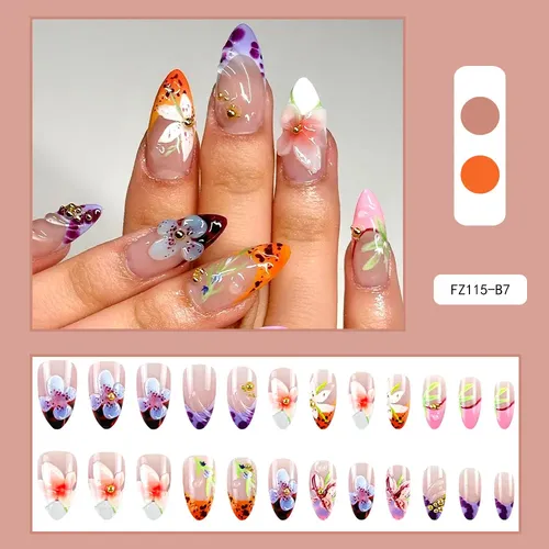 Arte De Uñas Artístico Y Romántico, Uñas De Almendra Con