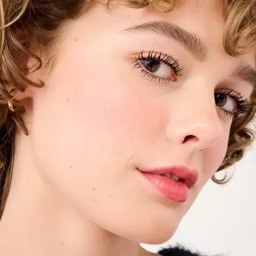 Labial Líquido Rosa Brillante Benefit Play Tint Larga Duración