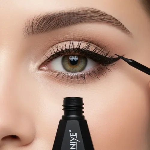 Delineador Liquido Matte Saniye Larga Duración Color Negro