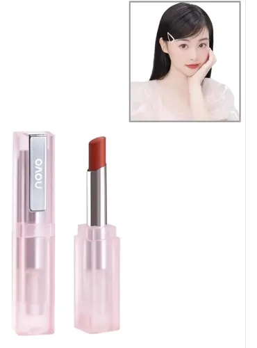 Labial Adore Velvet Love Matte Lipstick Color 892