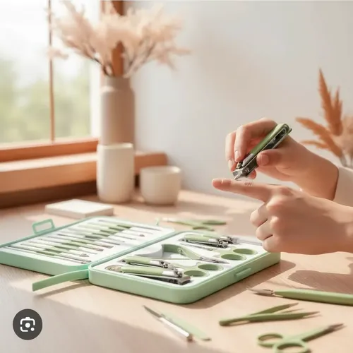 Kit Manicuría Y Pedicuría Profesional 20 Piezas Estuche Plas