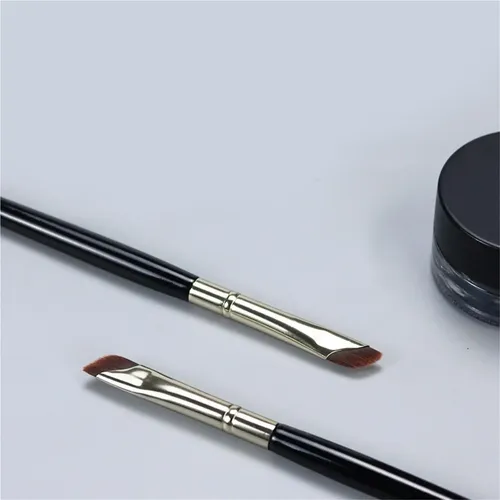 Set De 4 Pinceles De Sombra De Ojos Con Forma De Hoz. B