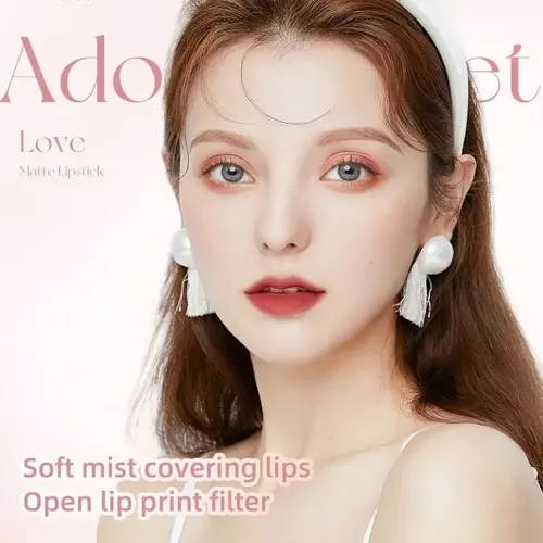 Labial Adore Velvet Love Matte Lipstick Color 892