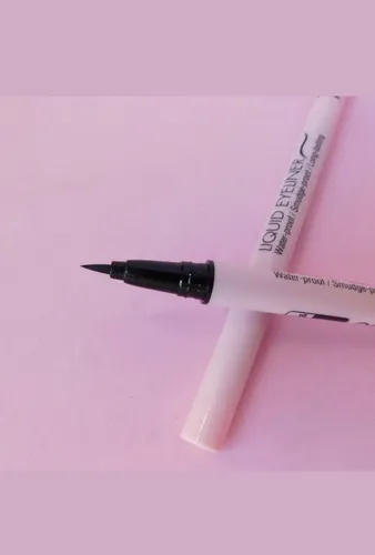 Delineador En Fibra Negro Waterproof Tei Cosmética