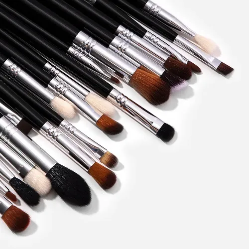 Set De 19 Pinceles Para Ojos En Color Negro