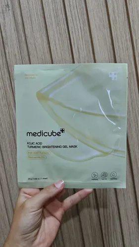 Medicube Mascarilla Facial Kojik Acid 28g Iluminador