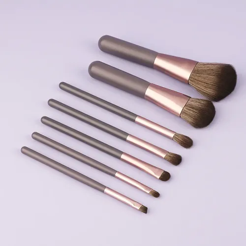 Juego De 7 Pinceles De Maquillaje Portátiles Con Mango Corto