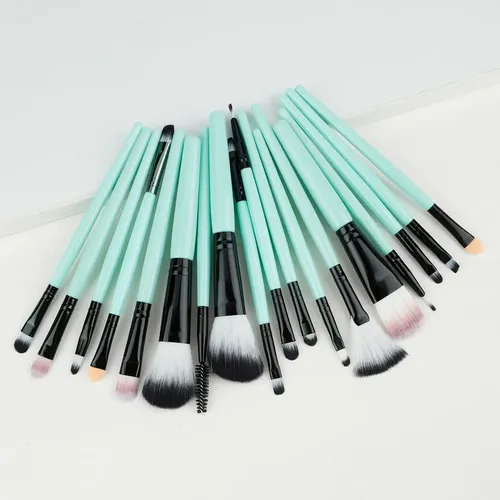 Set De 18 Brochas De Maquillaje Verdes