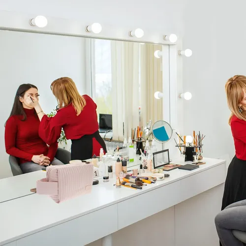 Neceser Pequeño Elegante Para Maquillaje Y Labiales Con Z