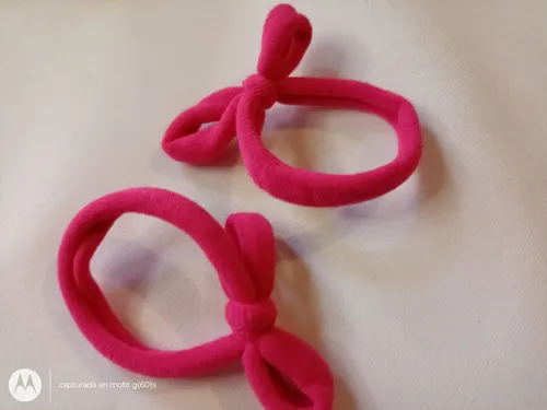 Par De Gomitas Moño De Moda Accesorio Para El Pelo Color Fucsia Mono