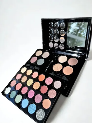 Set De Maquillaje Completo Miss Young Con Espejo Y Accesorios Hipoalergénicos