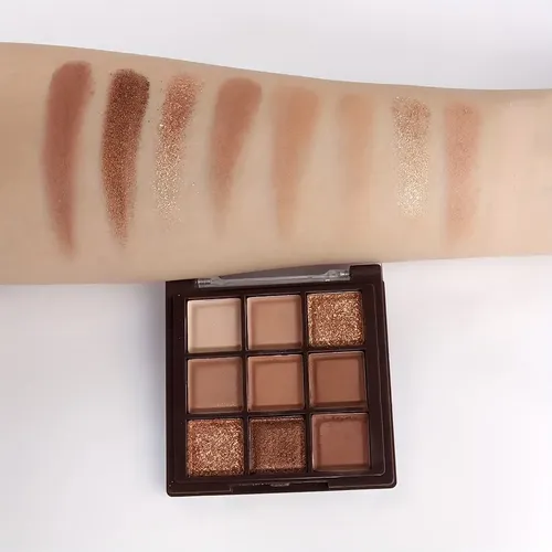 Paleta Nude Brown & Rose Gold, Duradera Y Delineador De Ojos