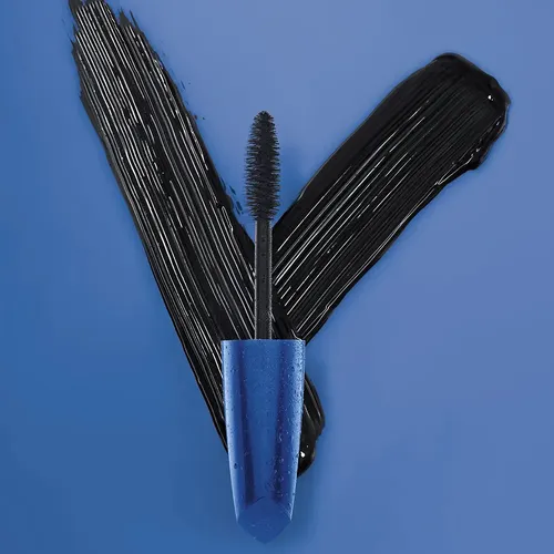 Mascara Ultra Volumen 10g A De Prueba Agua Avon Color Negro Intenso