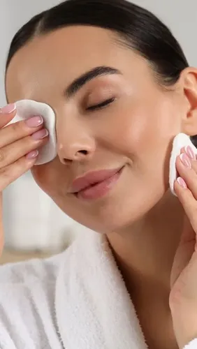 Agua Micelar Neutrogena® Purified Skin® 7 En 1 X 200 Ml