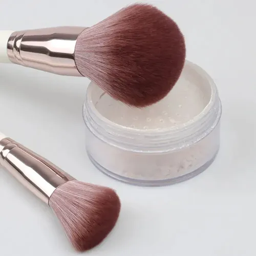A Set De Brochas De Maquillaje Con14 Herramientas De A
