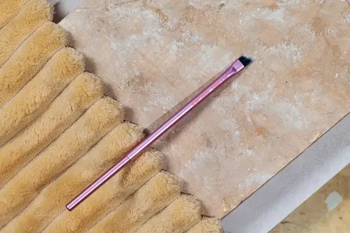 Pincel Para Cejas Lila Metalizada Paris Night Delineador