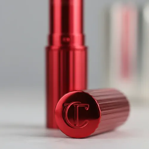 Labial Charlotte Tilbury Matte Revolution Lipstick