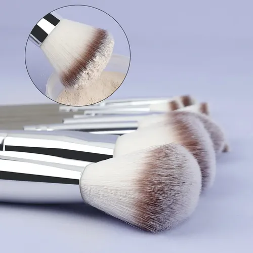Set De 23 Brochas De Maquillaje Con Estuche