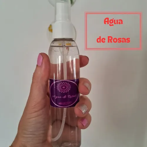 Agua De Rosas