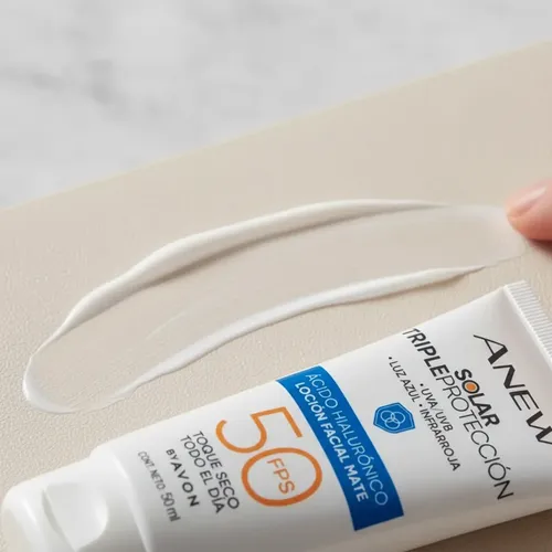 Anew Protector Solar Facial Acabado Mate Avon 50 Fps 40 G