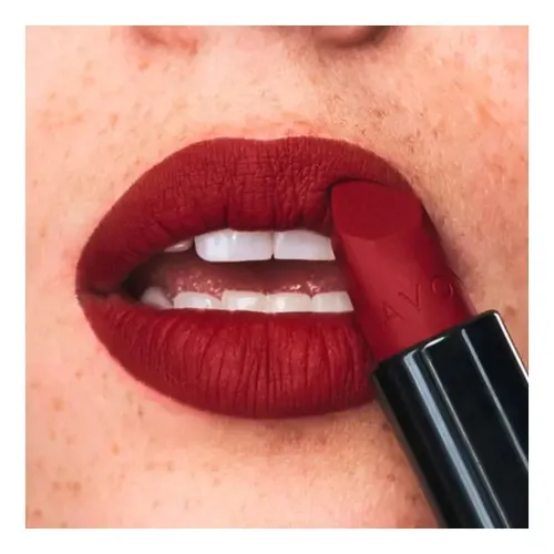 Lapiz Labial Ultra Matte Color Red Supreme – Avon