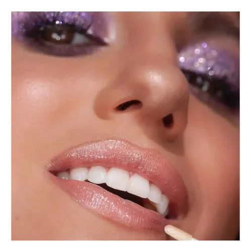 Gloss Labial Laca Ultra Brillo Con Destellos By Cinthia Ap