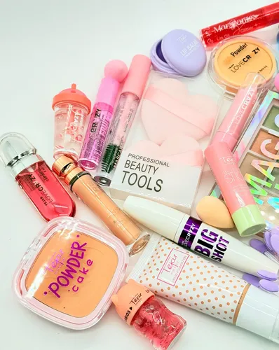 Combo 50 Productos Surtidos De Maquillaje Tejar