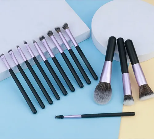 Kit 14 Brochas Maquillaje Portátiles Negro Morado