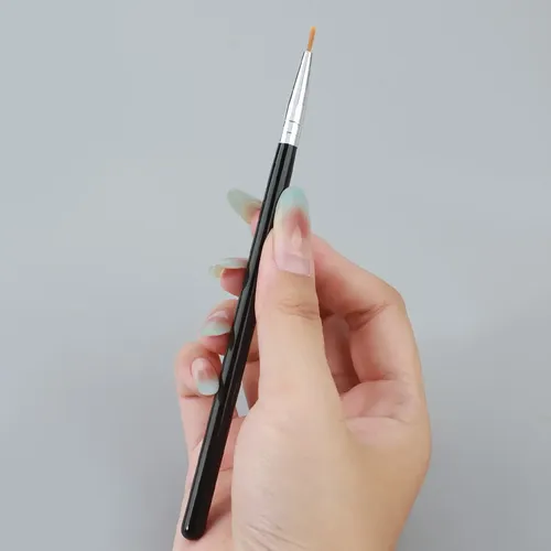 7 Pinceles Para Delinear Ojos Con Hojas Negras Y Plateadas