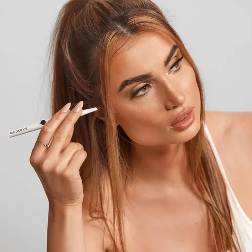 Lápiz De Cejas Madluvv Exacto Doble Extremo Castaño