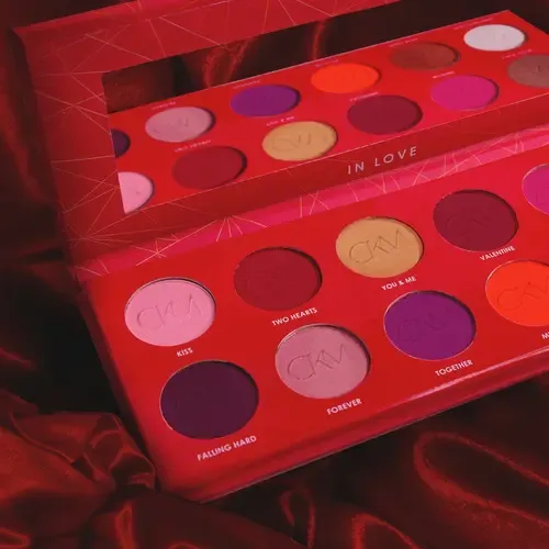 Ckm- Paleta De Sombras- In Love