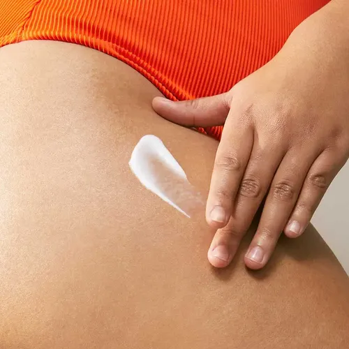 Crema para cuerpo Nivea Reafirmante en dosificador 250mL