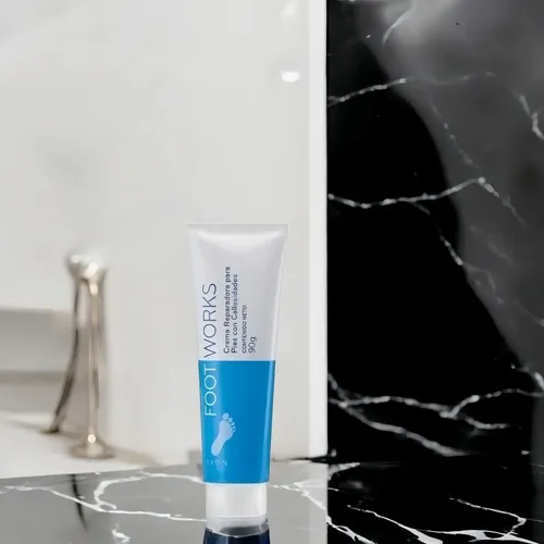 Crema Reparadora para Pies con Callosidades Avon Care Foot Works