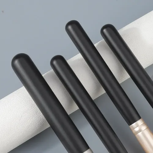 Set De 24 Brochas De Maquillaje Negras Mate