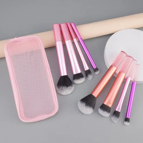 Set De 8 Pinceles De Maquillaje Rt Con Estuche
