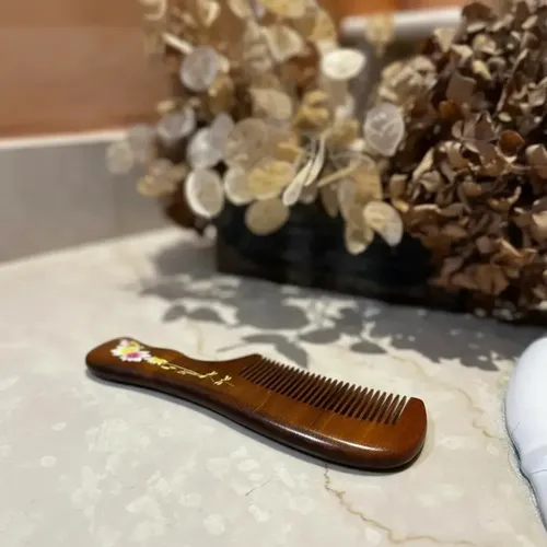 Peine De Madera De Sándalo Antifrizz Masajeador Hikka Color Marrón oscuro